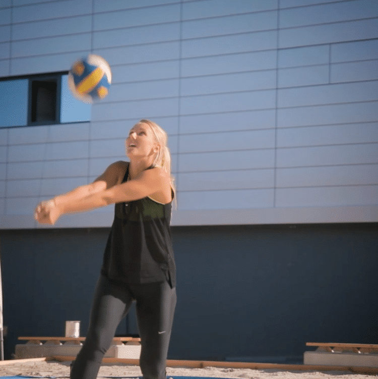 Mareen von Römer playing volleyball